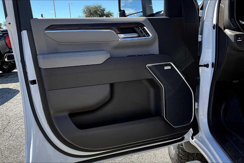 new 2025 GMC Sierra 2500 car, priced at $77,701
