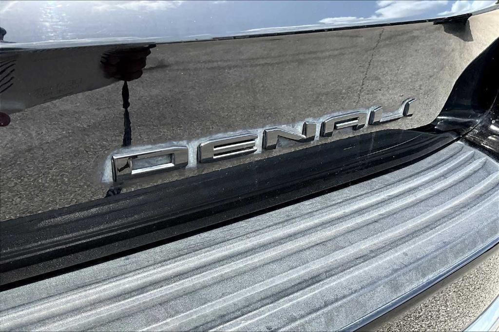 used 2023 GMC Yukon XL car, priced at $63,142