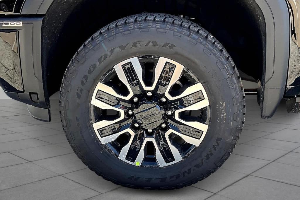 new 2025 GMC Sierra 2500 car, priced at $98,180