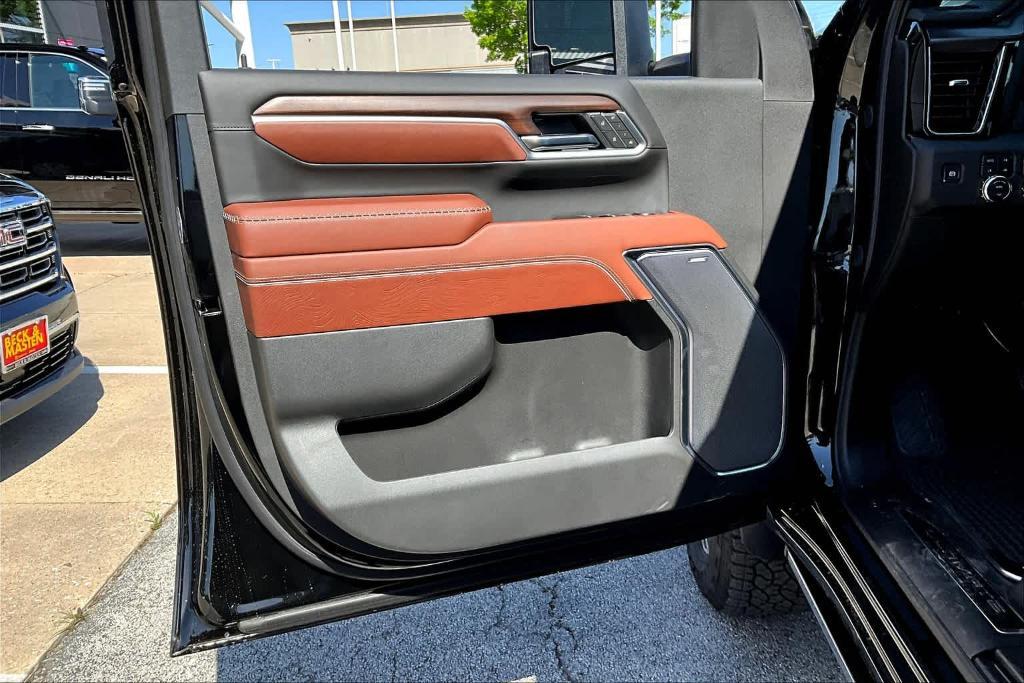 new 2025 GMC Sierra 2500 car, priced at $98,180