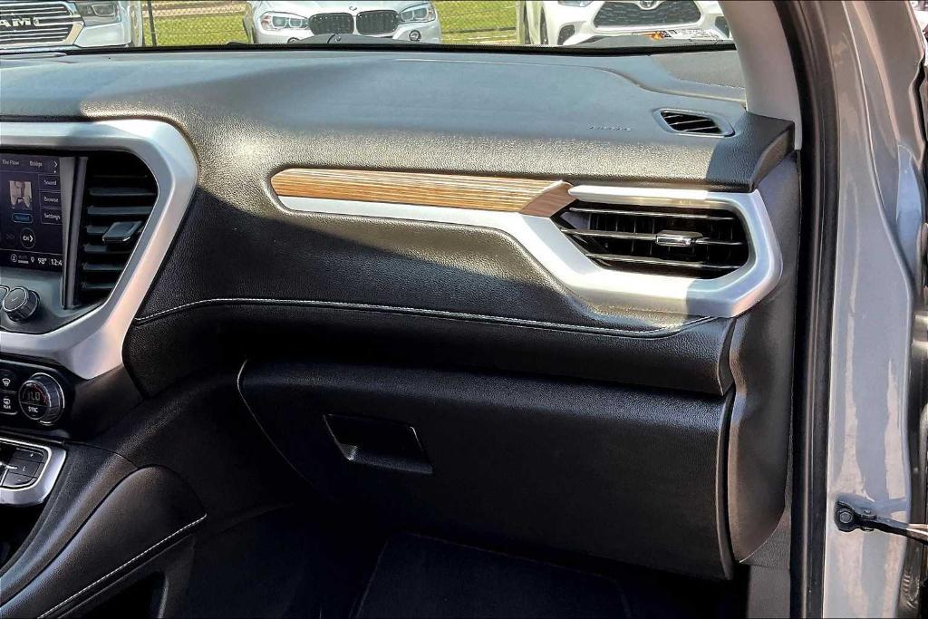 used 2023 GMC Acadia car, priced at $30,915