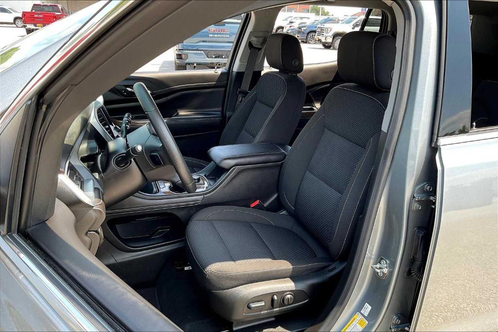 used 2023 GMC Acadia car, priced at $30,915