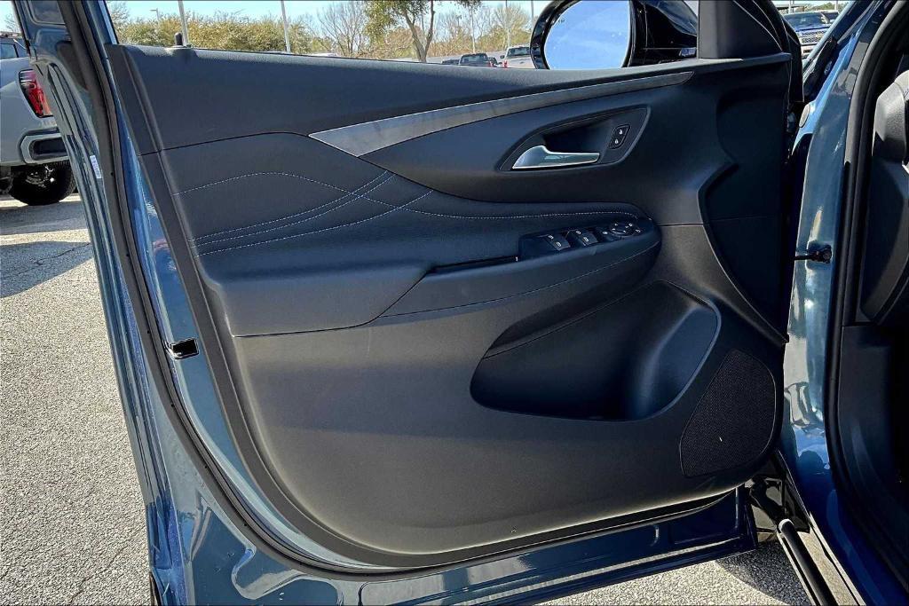 new 2025 Buick Envista car, priced at $28,975