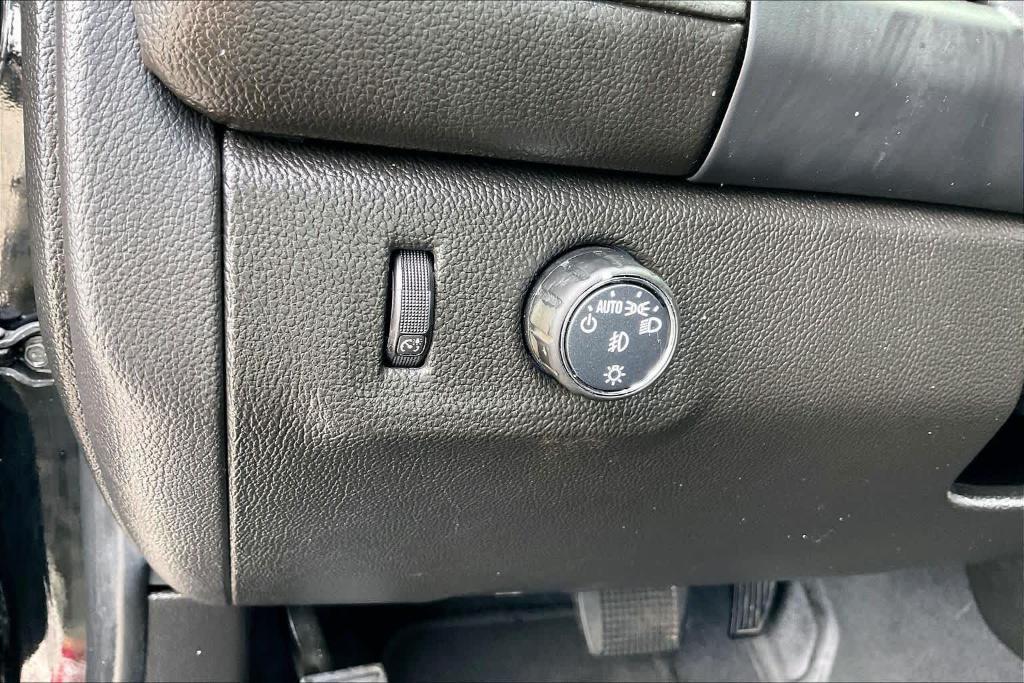 used 2021 GMC Canyon car, priced at $19,237