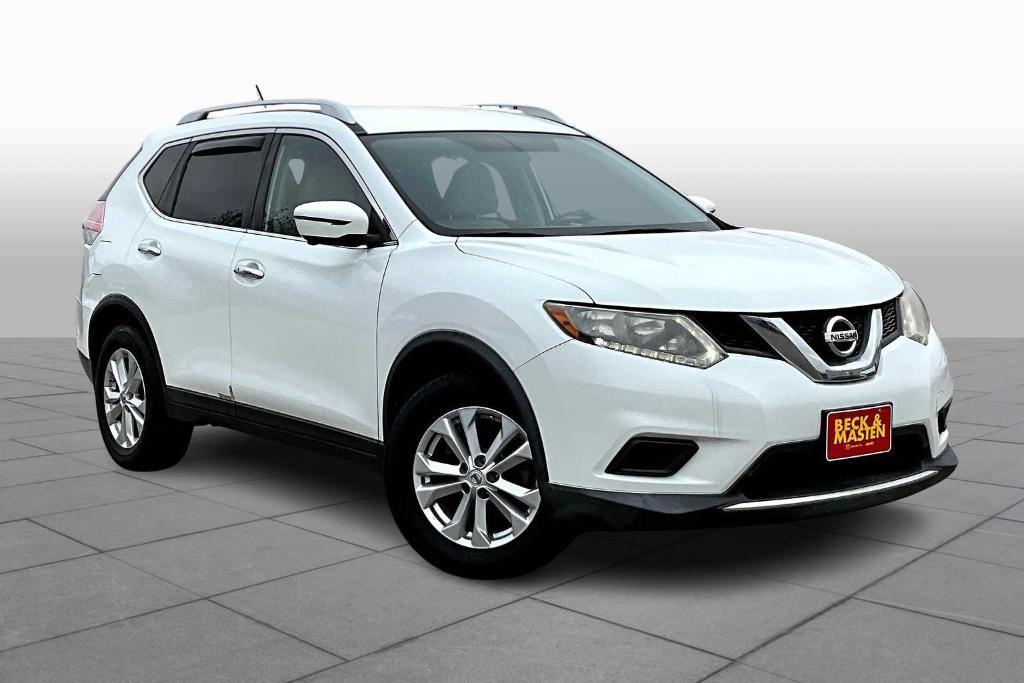 used 2016 Nissan Rogue car, priced at $12,998