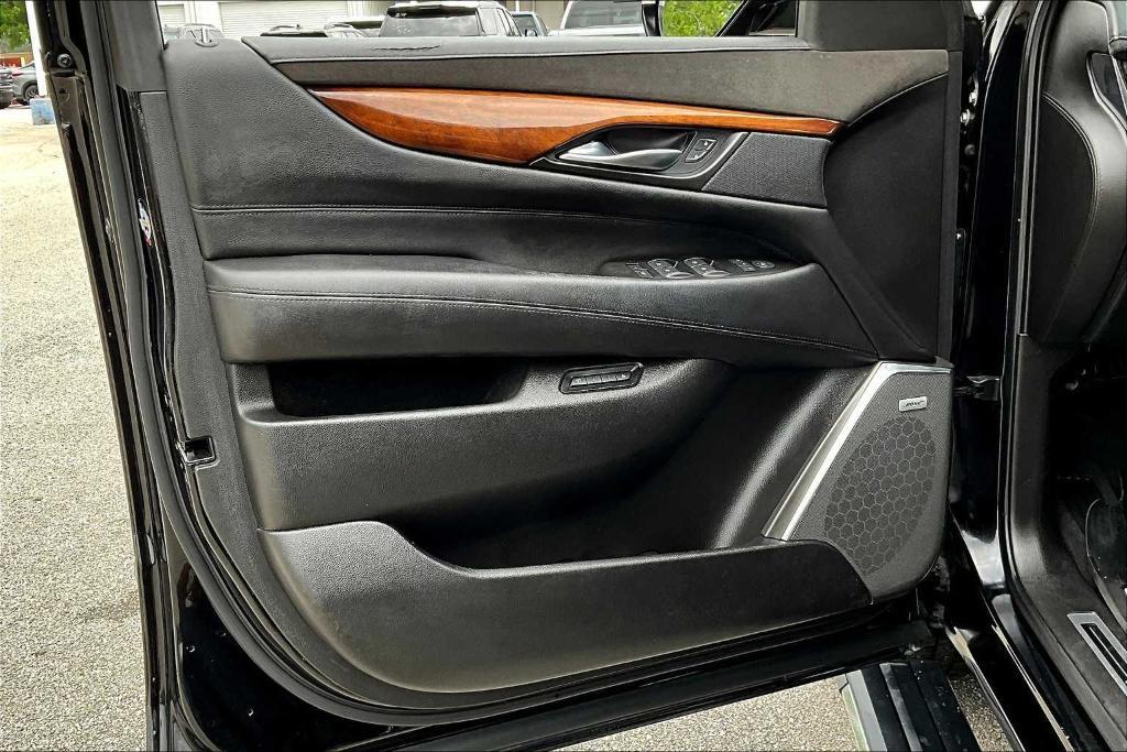 used 2015 Cadillac Escalade ESV car, priced at $19,387