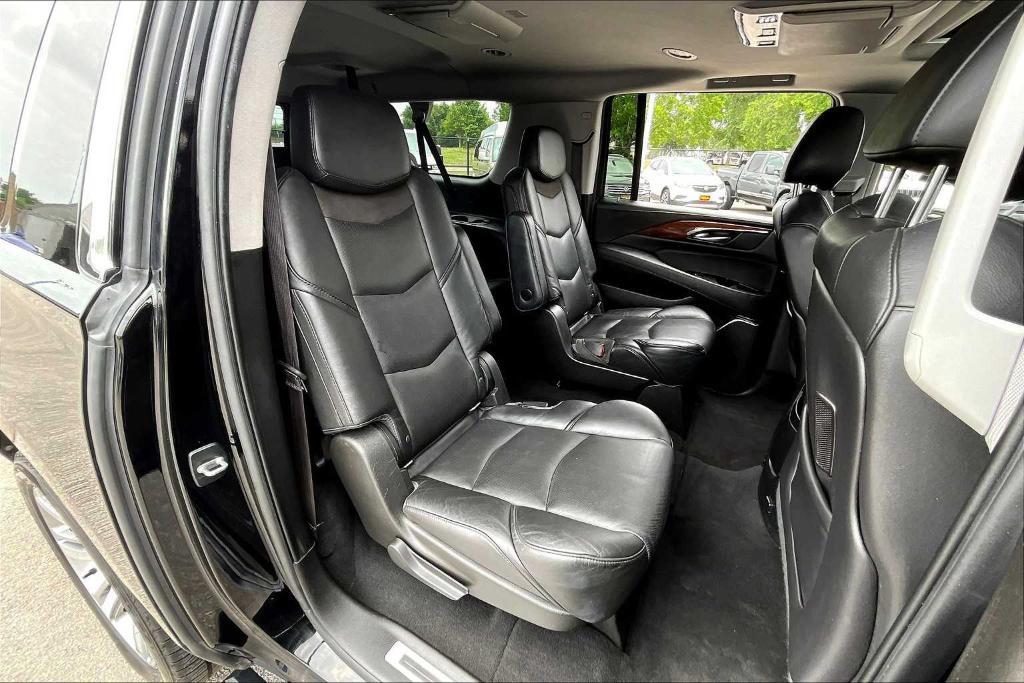 used 2015 Cadillac Escalade ESV car, priced at $19,387