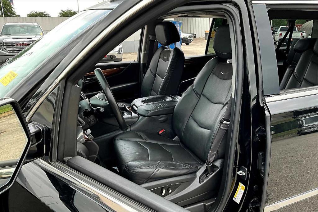 used 2015 Cadillac Escalade ESV car, priced at $19,387