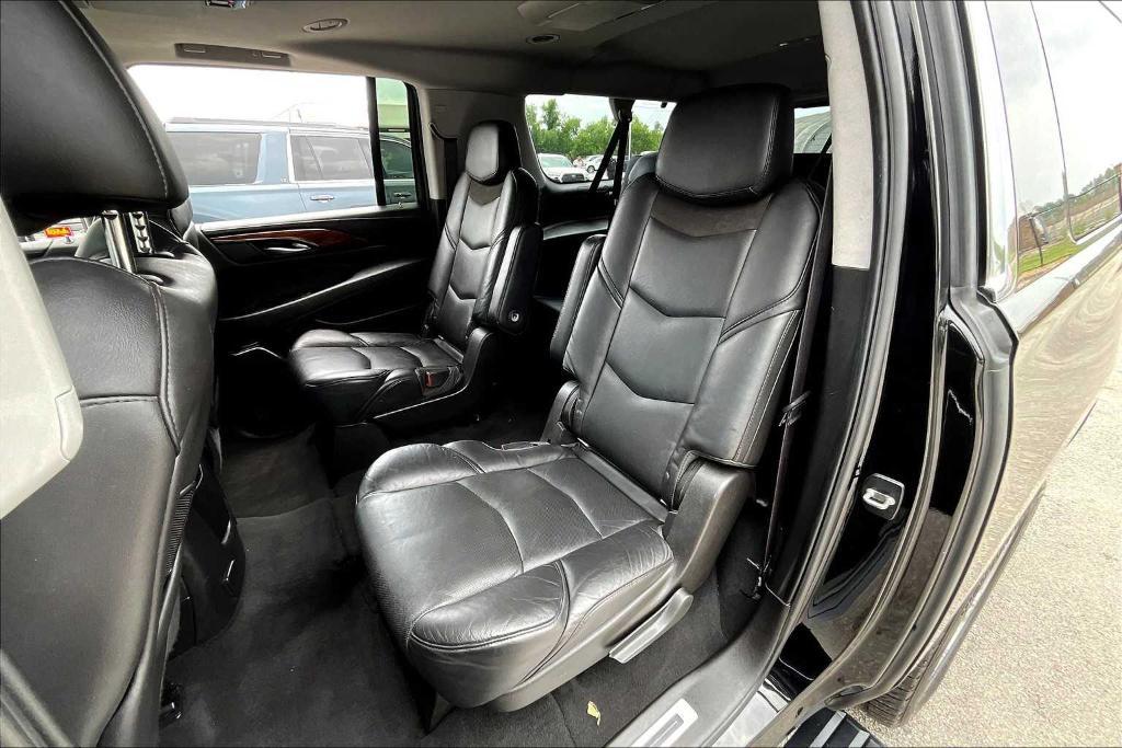 used 2015 Cadillac Escalade ESV car, priced at $19,387