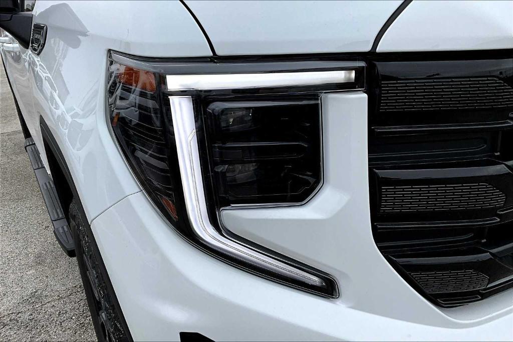 new 2025 GMC Sierra 1500 car, priced at $53,945