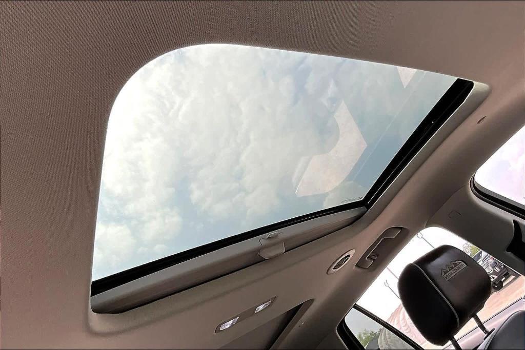 used 2020 Chevrolet Traverse car, priced at $28,999