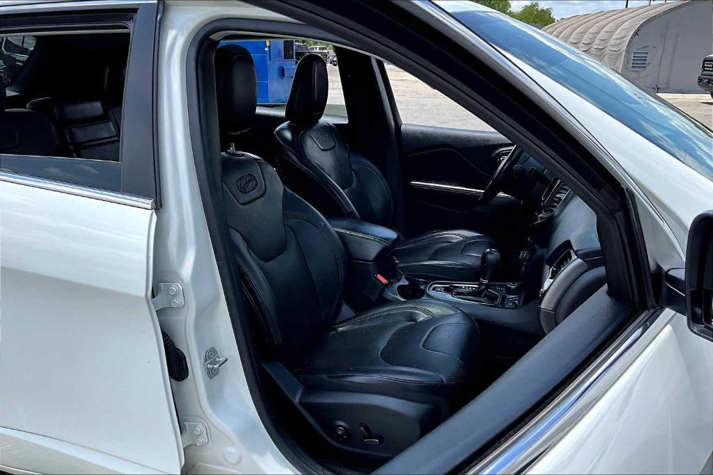 used 2019 Jeep Cherokee car, priced at $18,148