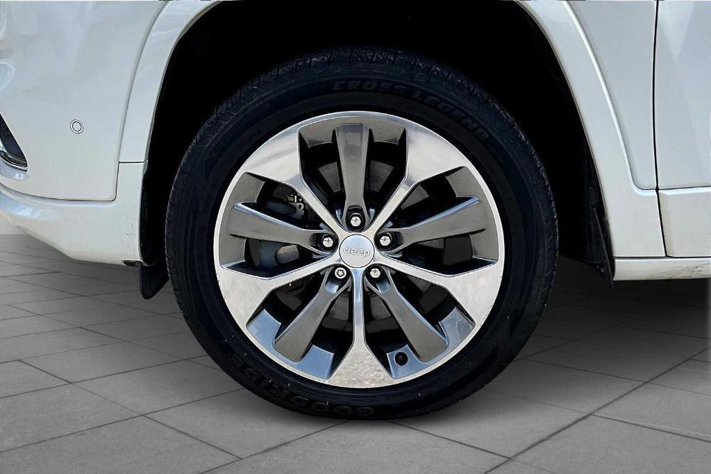 used 2019 Jeep Cherokee car, priced at $18,148