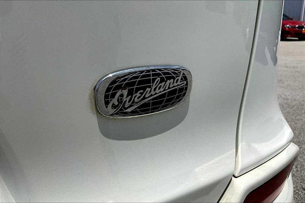 used 2019 Jeep Cherokee car, priced at $18,148