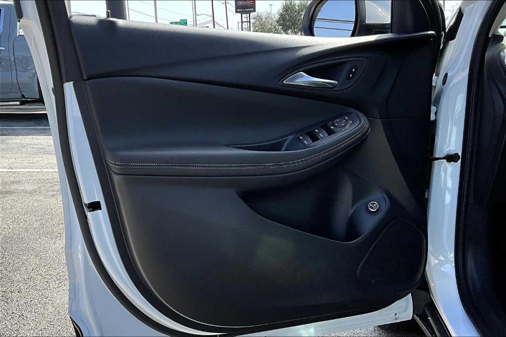 new 2025 Buick Encore GX car, priced at $21,135