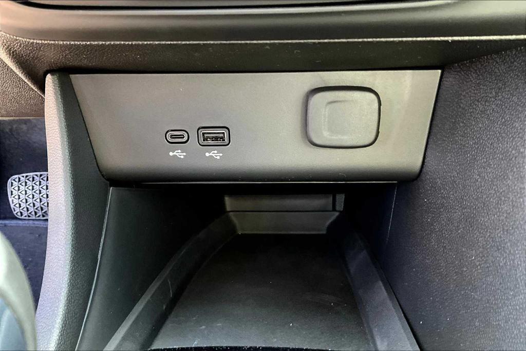 new 2025 Buick Encore GX car, priced at $21,135