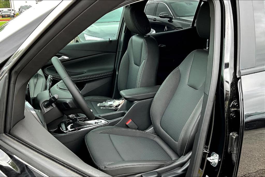 new 2025 Buick Encore GX car, priced at $28,130