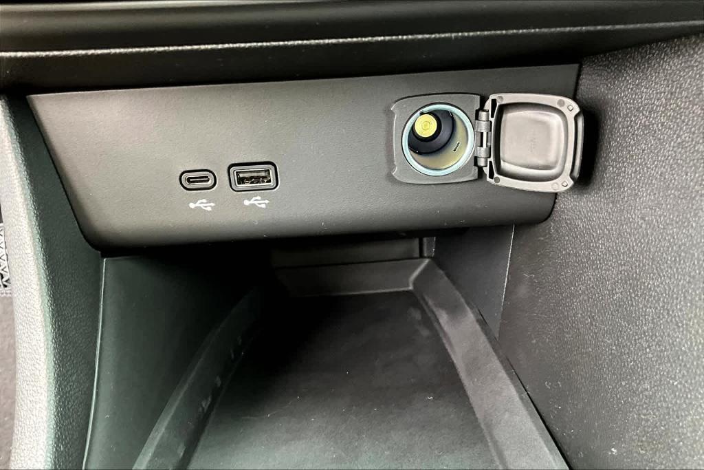 new 2025 Buick Encore GX car, priced at $28,130
