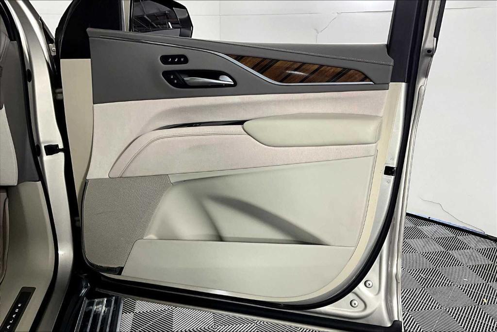 used 2022 Cadillac Escalade ESV car, priced at $66,340