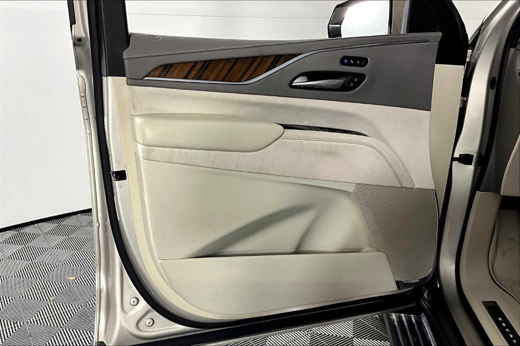 used 2022 Cadillac Escalade ESV car, priced at $66,340