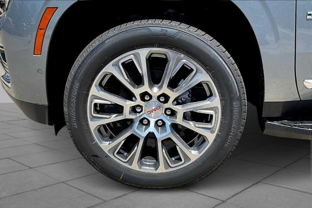 new 2025 GMC Yukon XL car, priced at $83,216