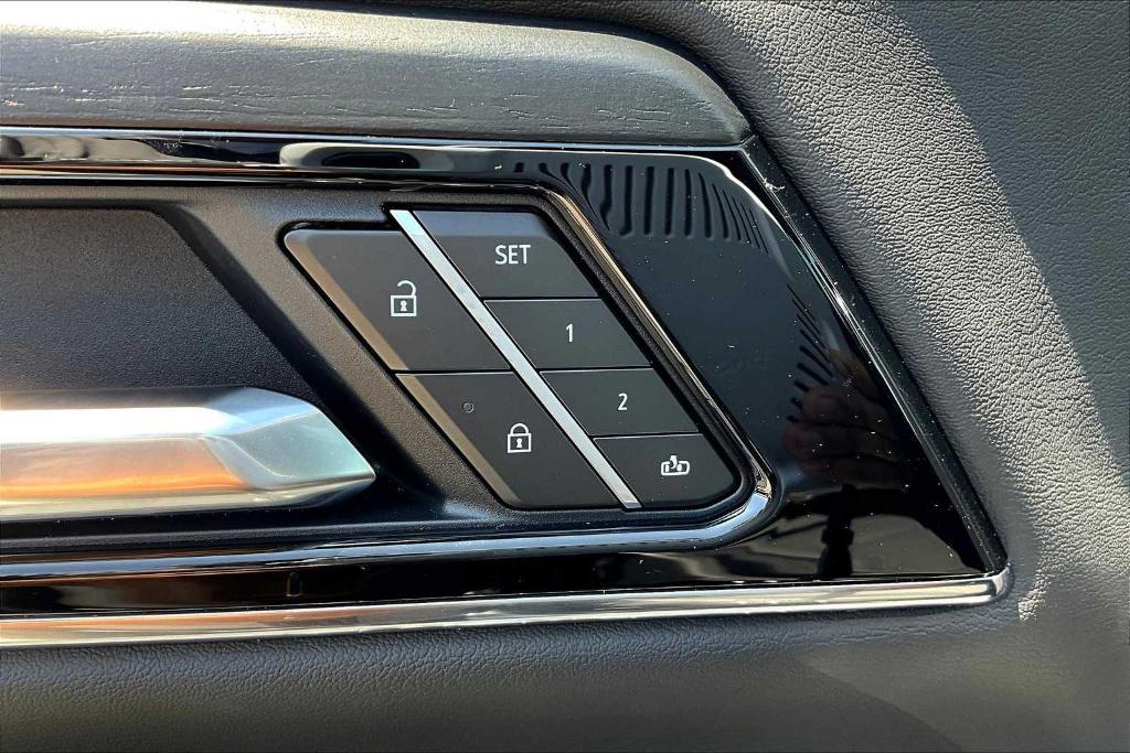 new 2025 GMC Yukon XL car, priced at $83,216