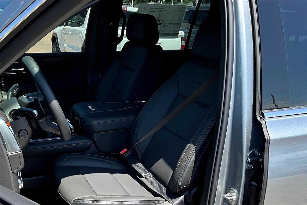 new 2025 GMC Yukon XL car, priced at $83,216