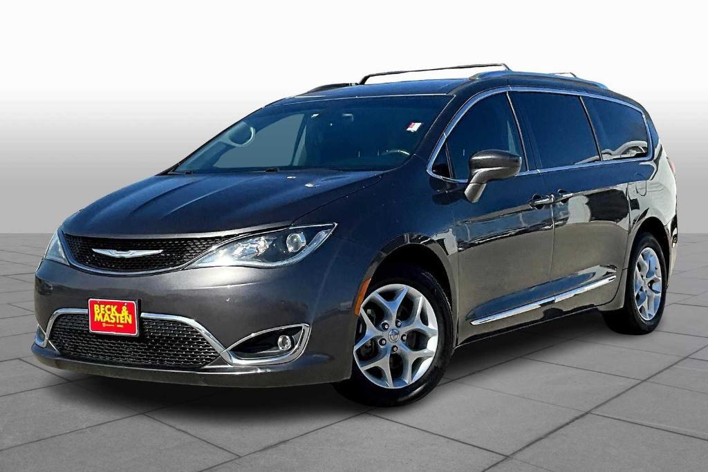 used 2017 Chrysler Pacifica car, priced at $12,417