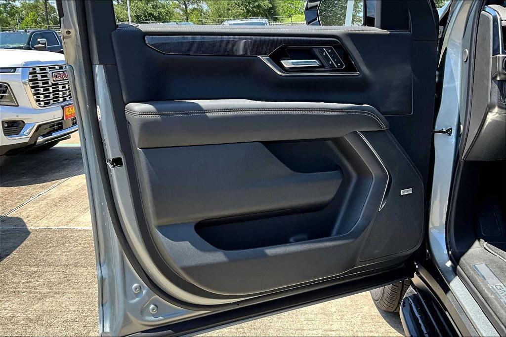 new 2025 GMC Yukon XL car, priced at $74,034