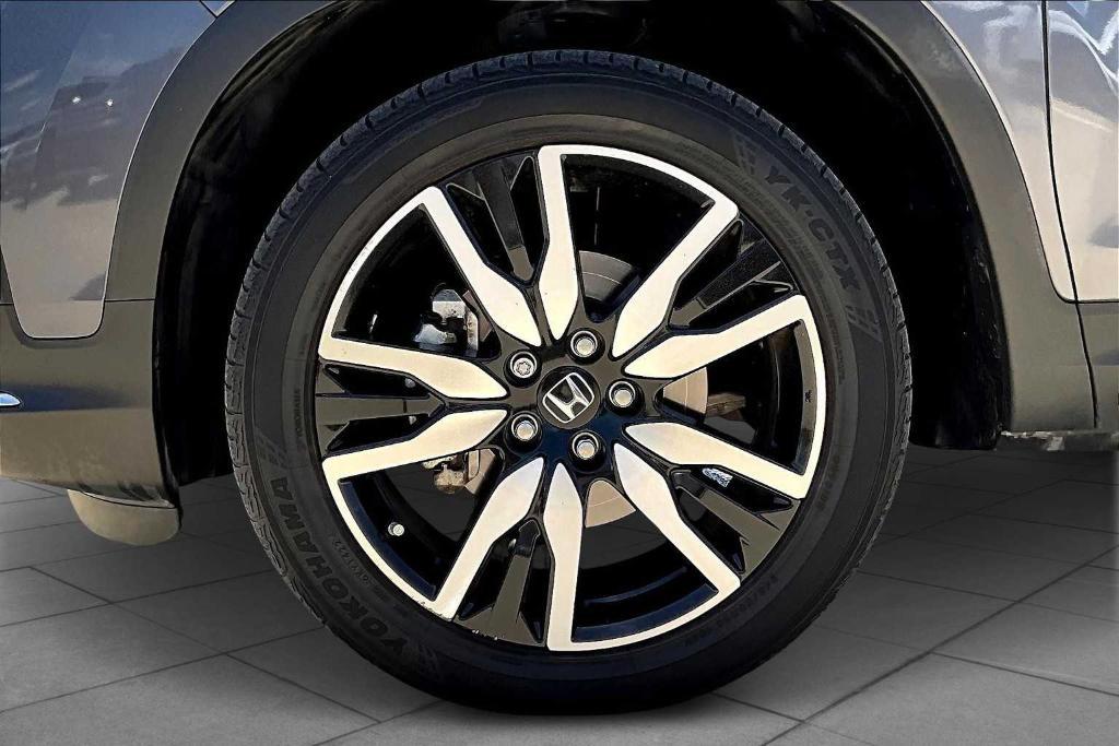 used 2022 Honda Pilot car, priced at $26,997