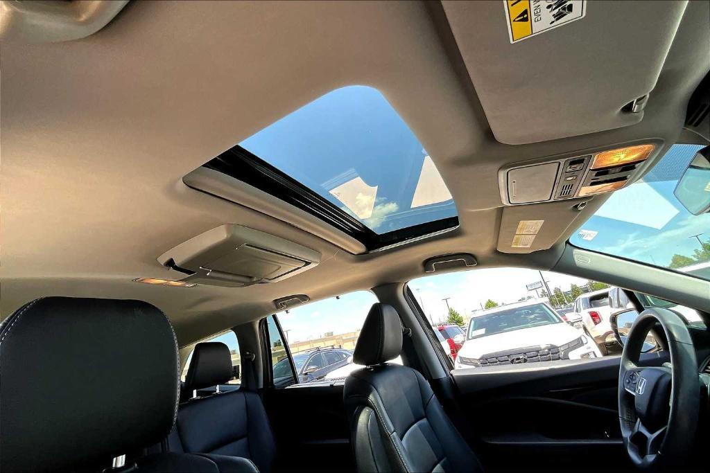 used 2022 Honda Pilot car, priced at $26,997