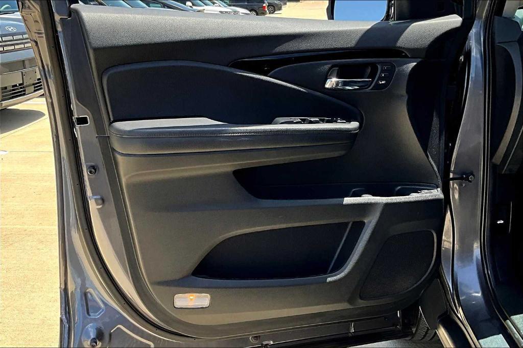 used 2022 Honda Pilot car, priced at $26,997