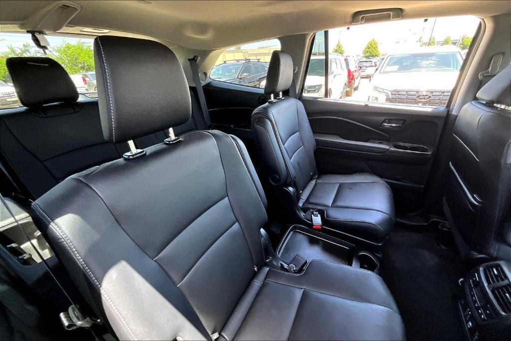 used 2022 Honda Pilot car, priced at $26,997