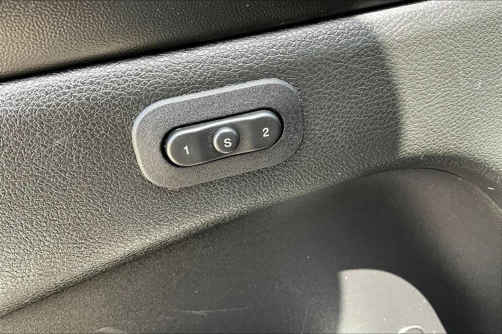 used 2015 Jeep Grand Cherokee car, priced at $12,428