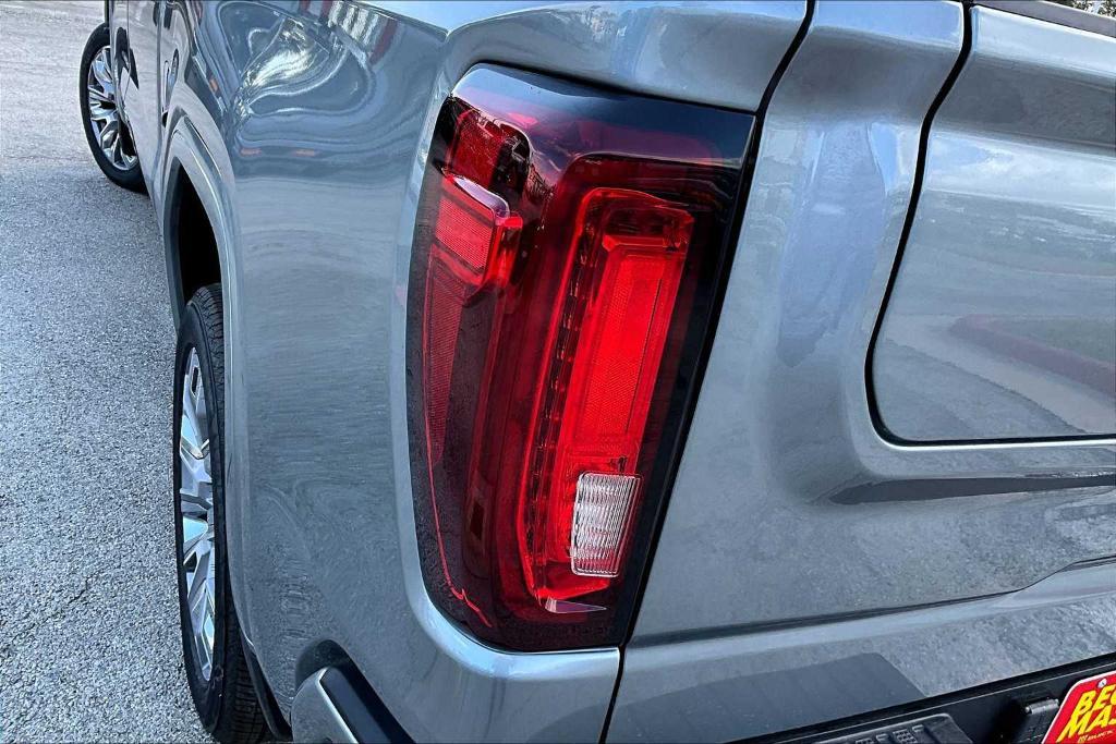 new 2025 GMC Sierra 1500 car, priced at $71,105