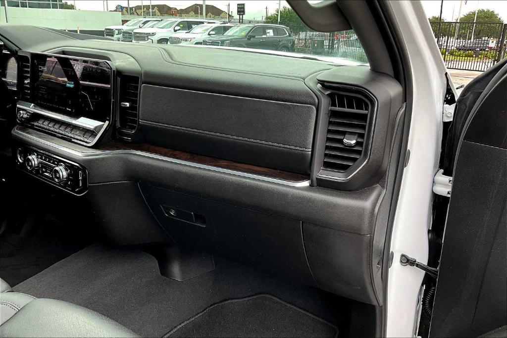 used 2024 GMC Sierra 1500 car, priced at $40,298
