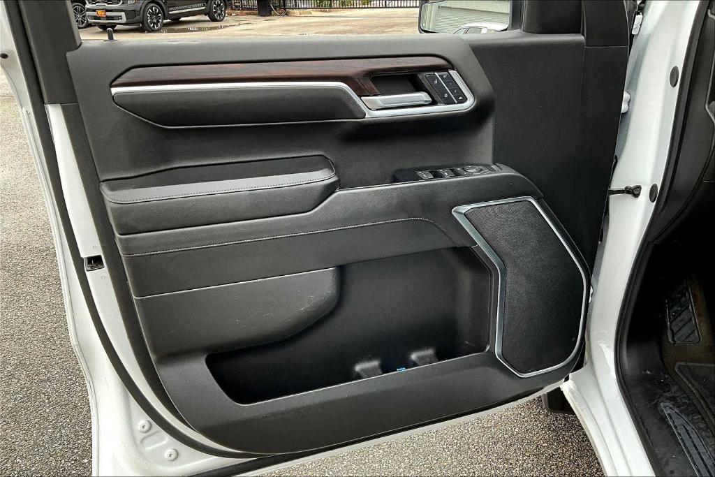 used 2024 GMC Sierra 1500 car, priced at $40,298