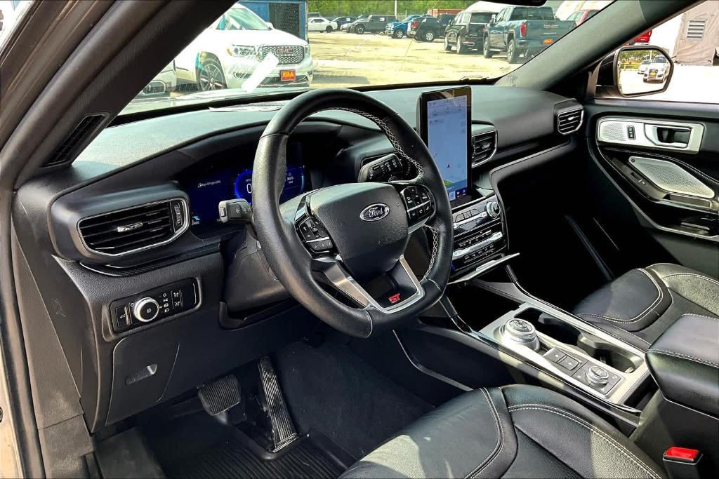 used 2023 Ford Explorer car, priced at $41,948