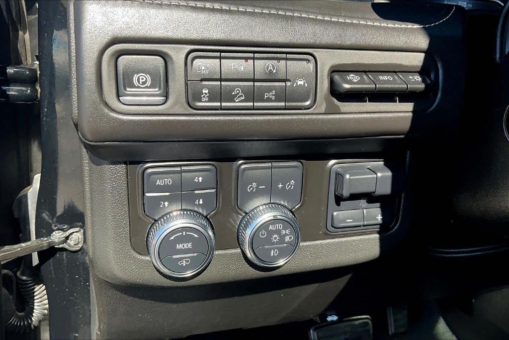 used 2024 GMC Yukon car, priced at $81,598