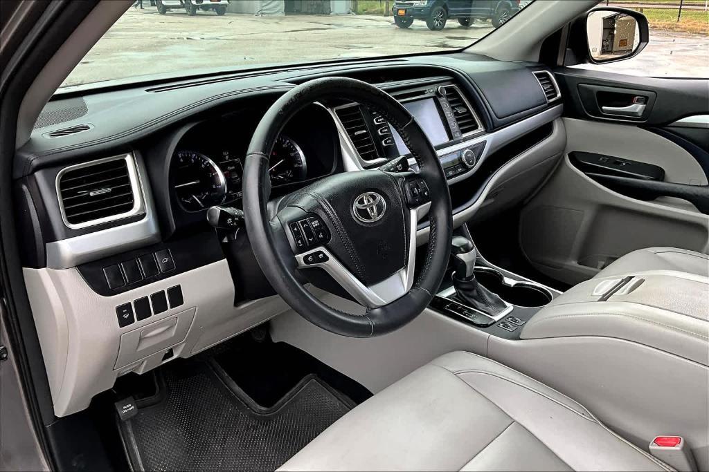 used 2015 Toyota Highlander car, priced at $18,377