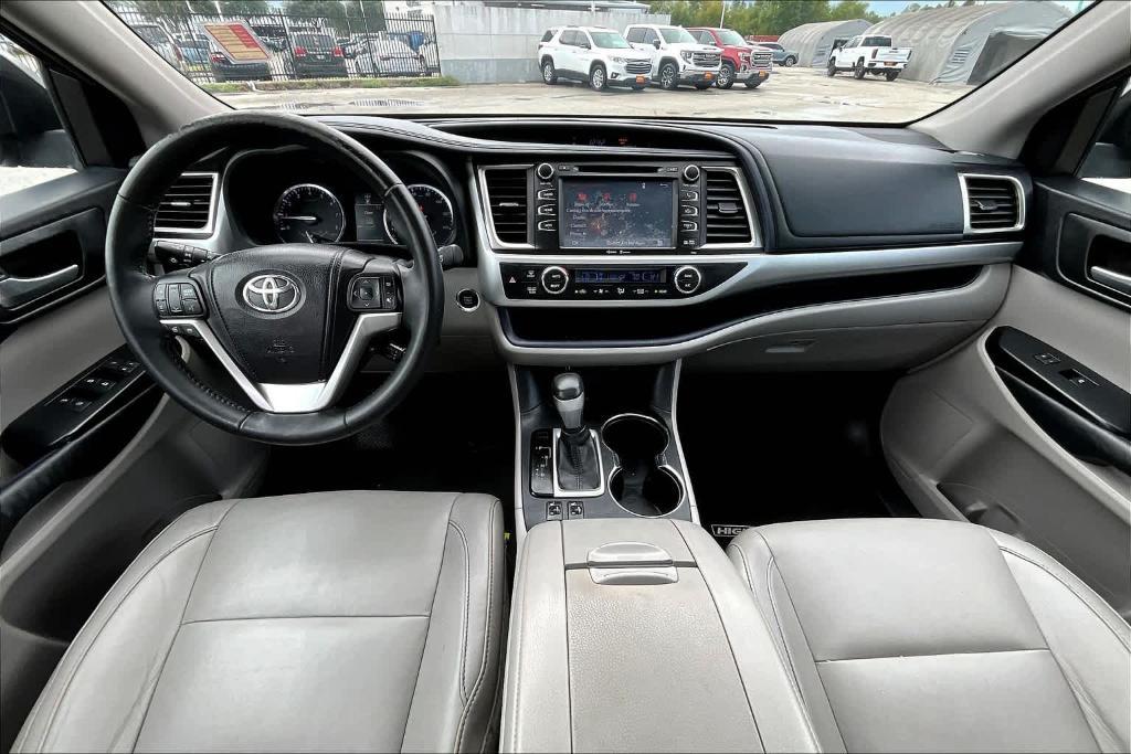 used 2015 Toyota Highlander car, priced at $18,377