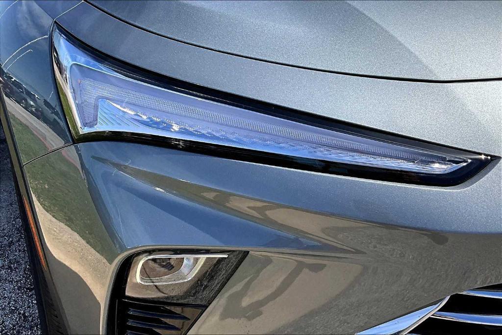 new 2025 Buick Envista car, priced at $27,030