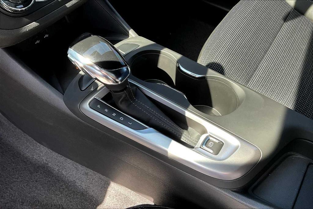 new 2025 Buick Envista car, priced at $27,030