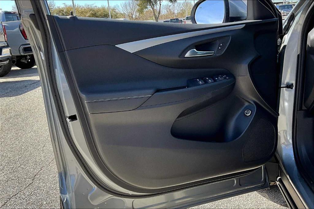 new 2025 Buick Envista car, priced at $27,030