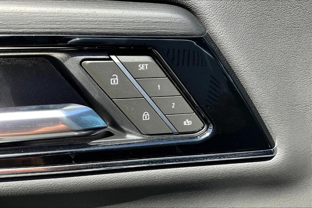 used 2025 GMC Yukon XL car, priced at $82,997