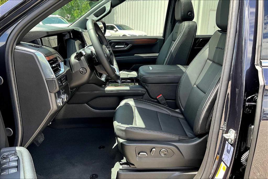 used 2025 GMC Yukon XL car, priced at $82,887