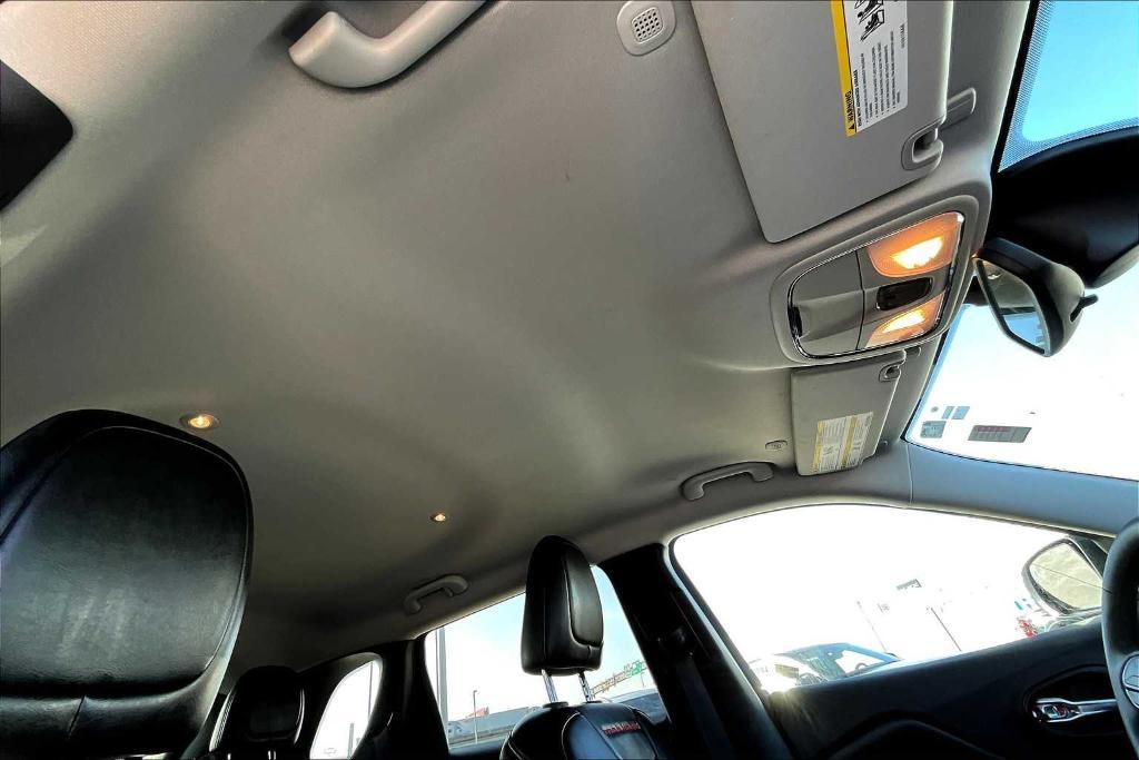 used 2021 Jeep Cherokee car, priced at $24,977