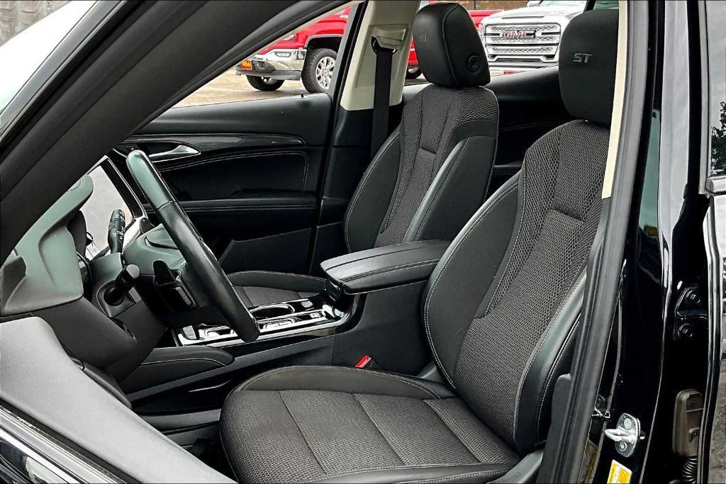used 2022 Buick Envision car, priced at $21,436