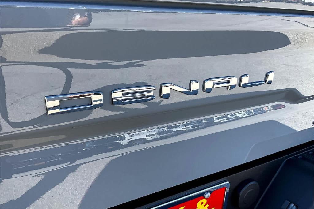 new 2025 GMC Sierra 1500 car, priced at $69,100