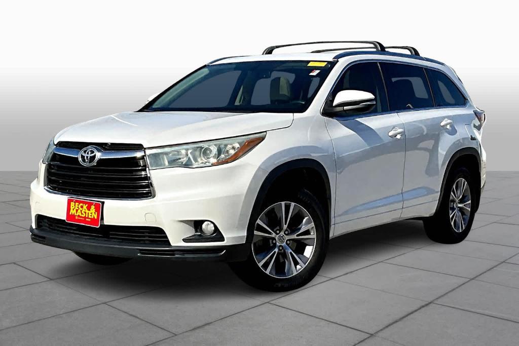 used 2015 Toyota Highlander car, priced at $16,914